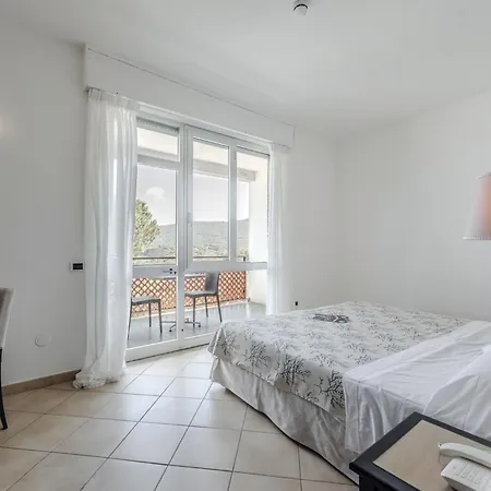 ホテル Hotiday Collection - Porto Azzurro 4*