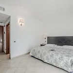 Hotiday Collection - Porto Azzurro 4* 카폴리베리