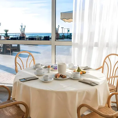 Hotiday Collection - Porto Azzurro Ξενοδοχείο 4*