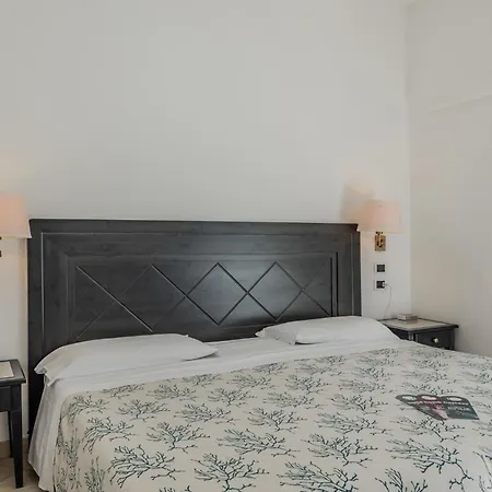 Hotiday Collection - Porto Azzurro Ξενοδοχείο 4*