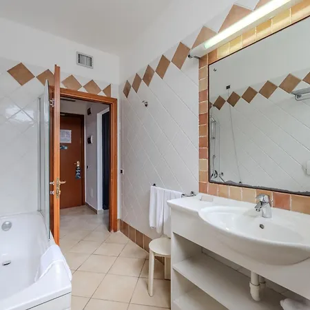 Hotiday Collection - Porto Azzurro 4*
