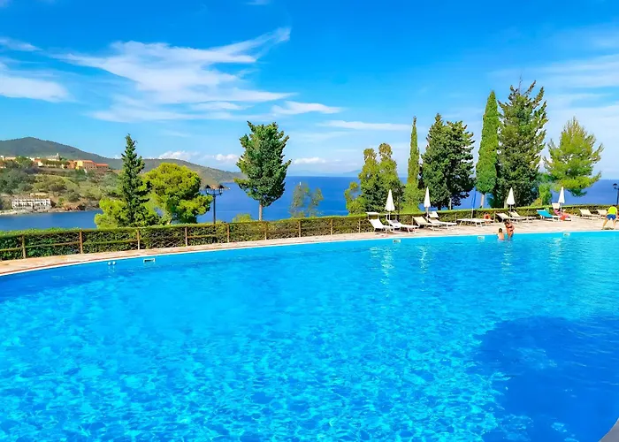 Hotiday Collection - Porto Azzurro 酒店 4*