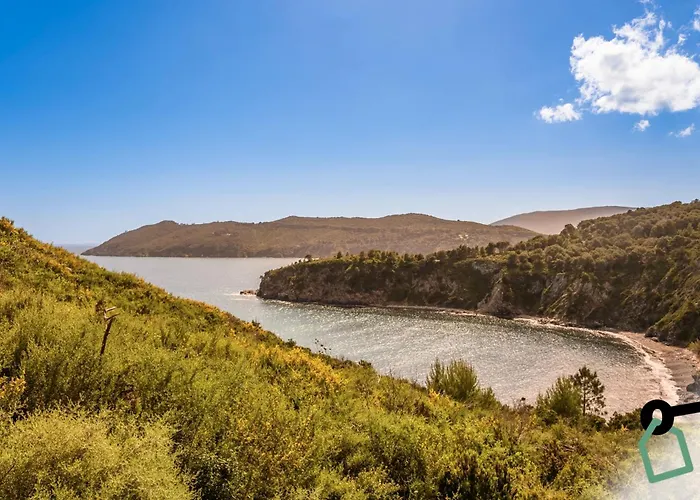 Hotiday Collection - Porto Azzurro 酒店