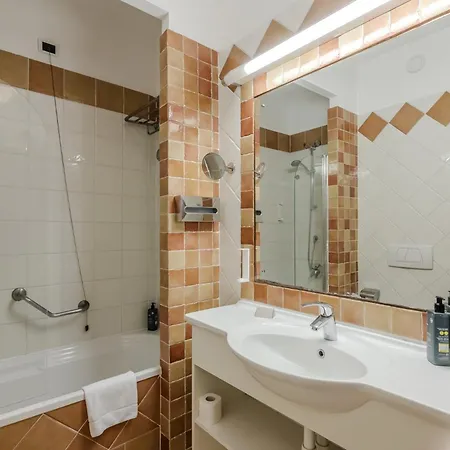 Hotiday Collection - Porto Azzurro Hotel