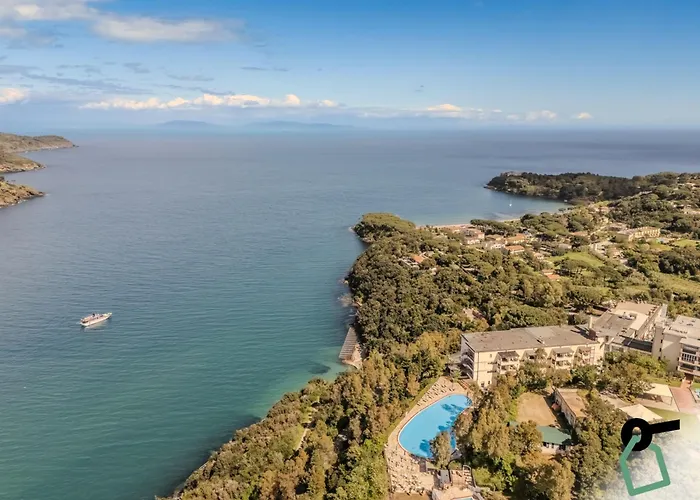 Hotiday Collection - Porto Azzurro Hotel